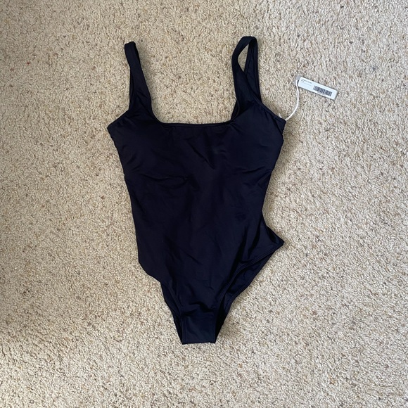 EVERLANE Square Neck one piece - Picture 3 of 5